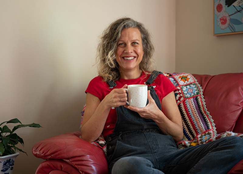 books - amber drinking tea 800